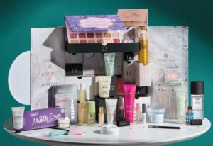 présentation du calendrier de l'avent glossybox 2023