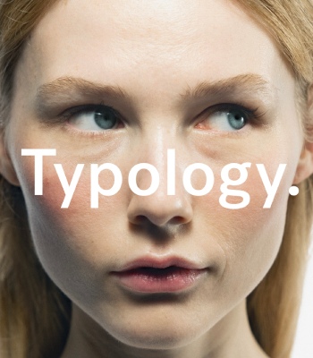 photo d'une femme avec le logo typology