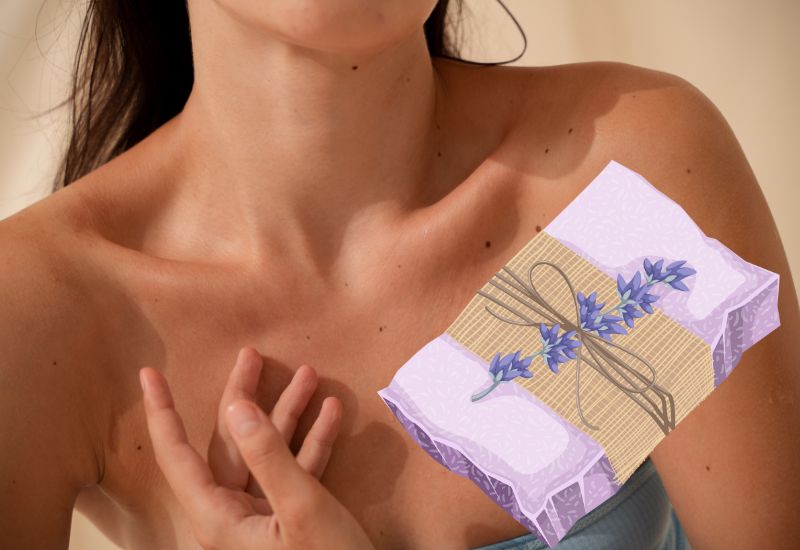 femme qui fait un soins au savon